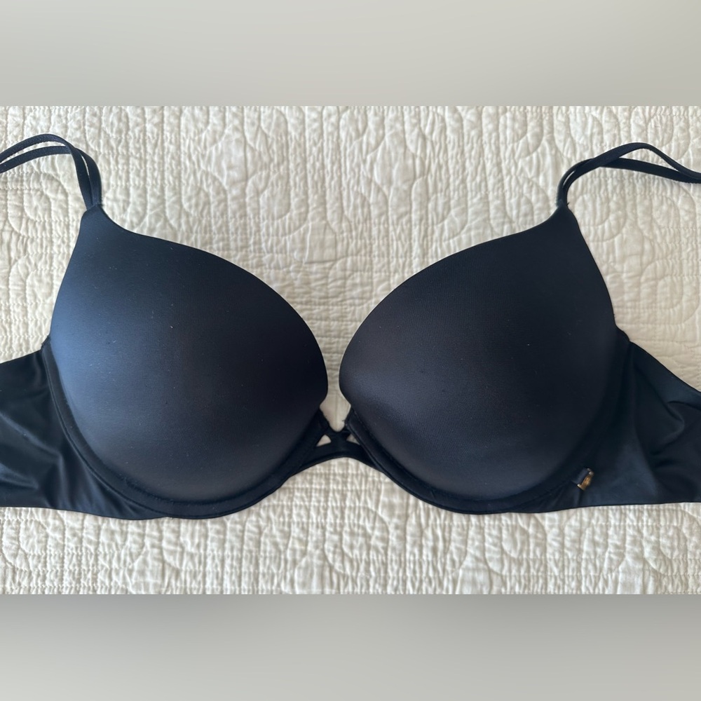 Victoria's Secret Black Classic Smooth Push-Up Bra - size 34D